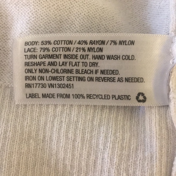 White lace sweater - Picture 7 of 7